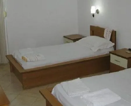 Helia 3* Radhimë