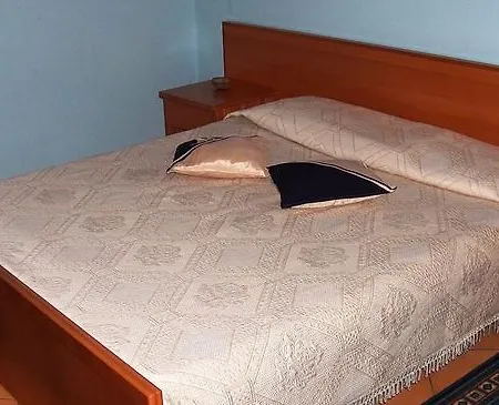 Helia Hotel Radhimë